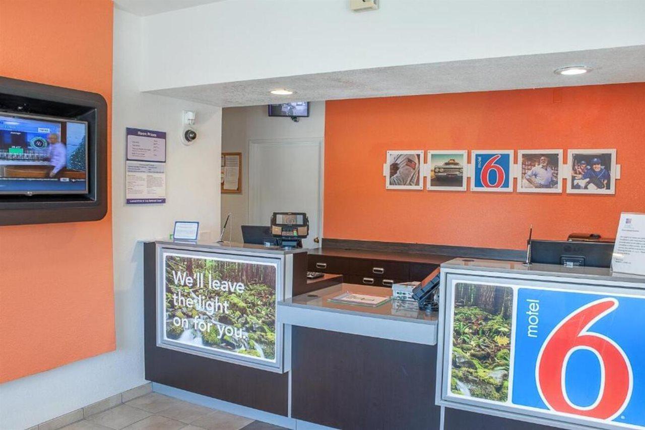Motel 6-Ukiah, CA Bagian luar foto
