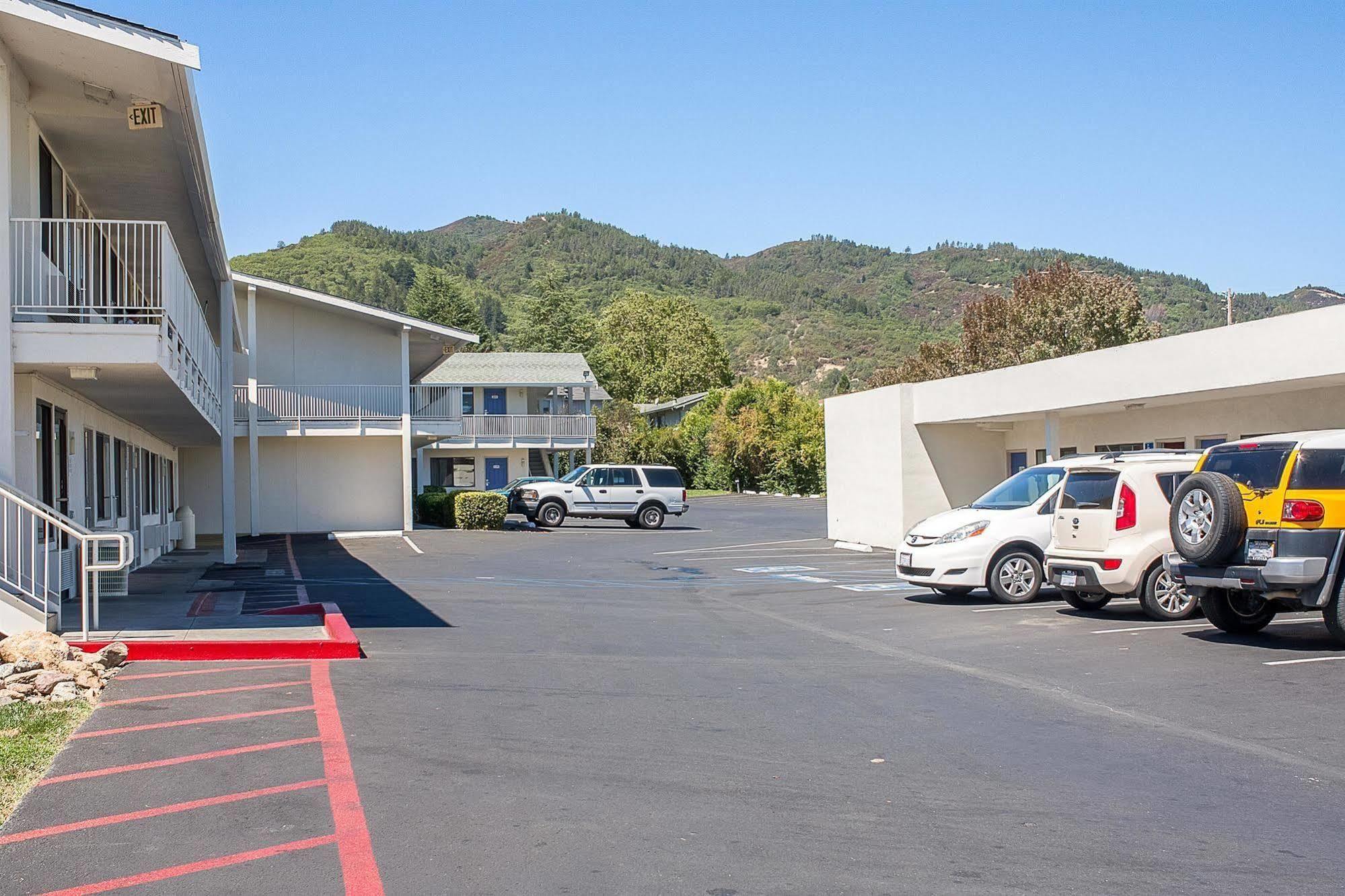 Motel 6-Ukiah, CA Bagian luar foto