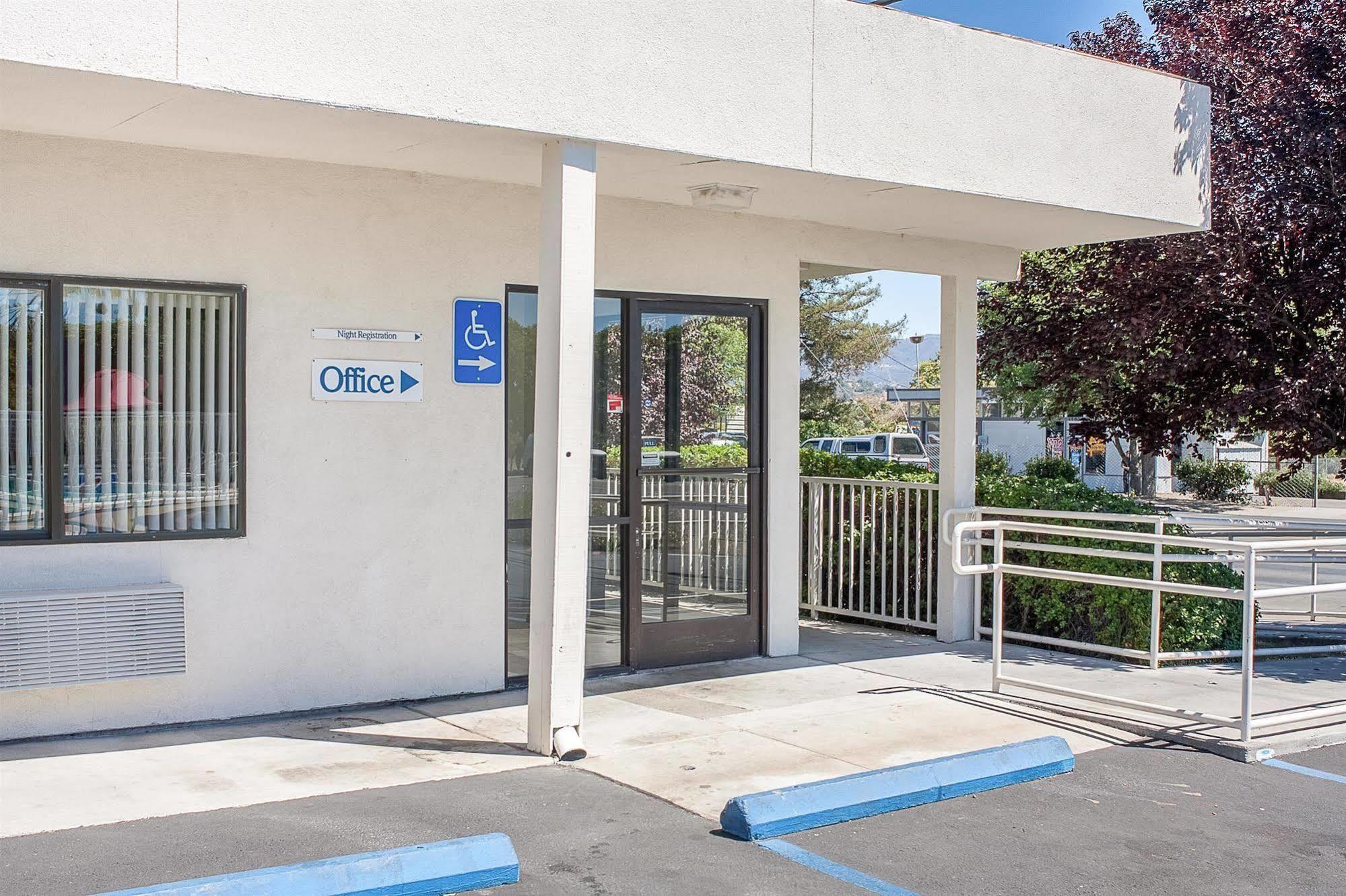 Motel 6-Ukiah, CA Bagian luar foto