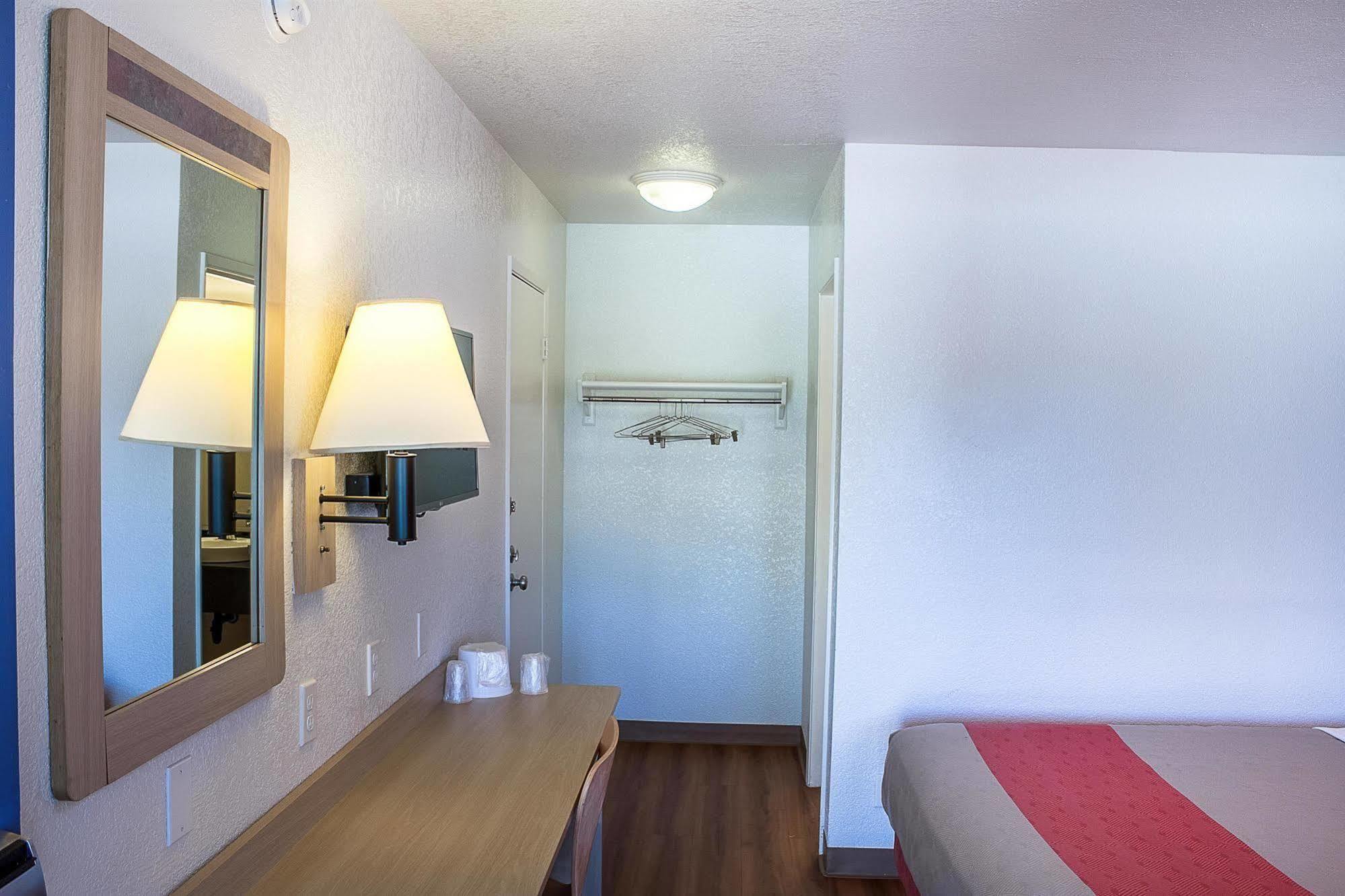 Motel 6-Ukiah, CA Bagian luar foto