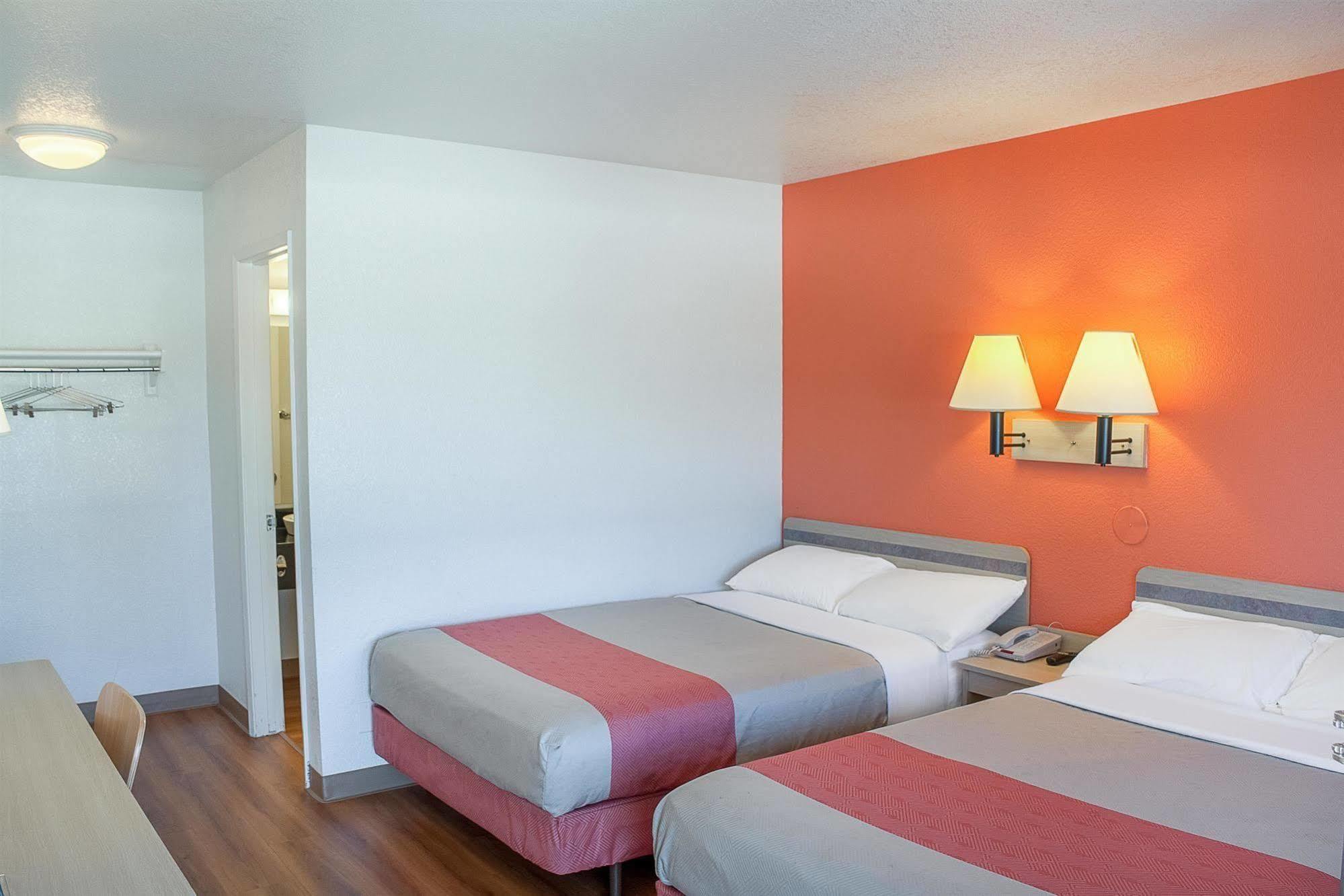 Motel 6-Ukiah, CA Bagian luar foto