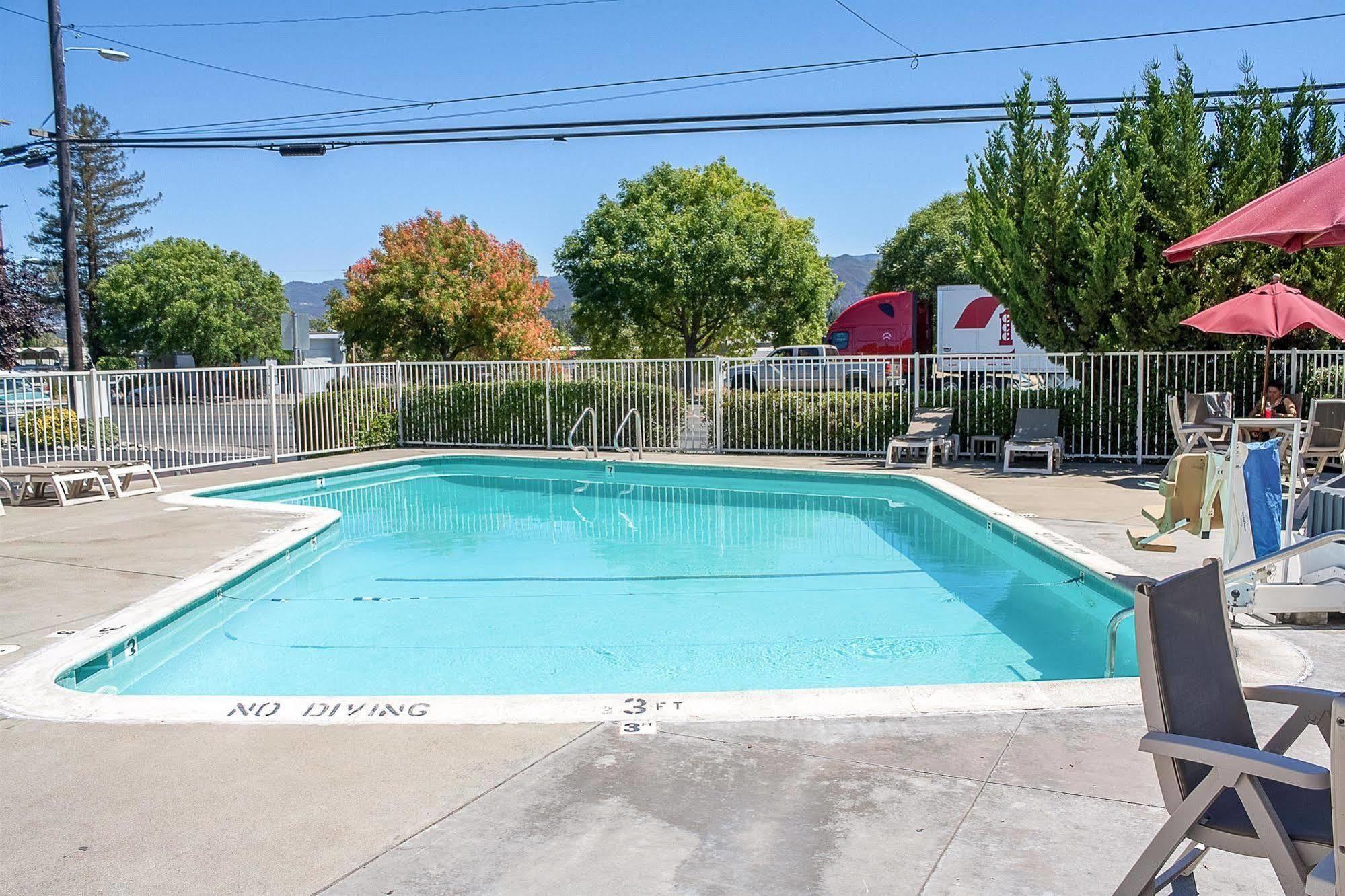 Motel 6-Ukiah, CA Bagian luar foto